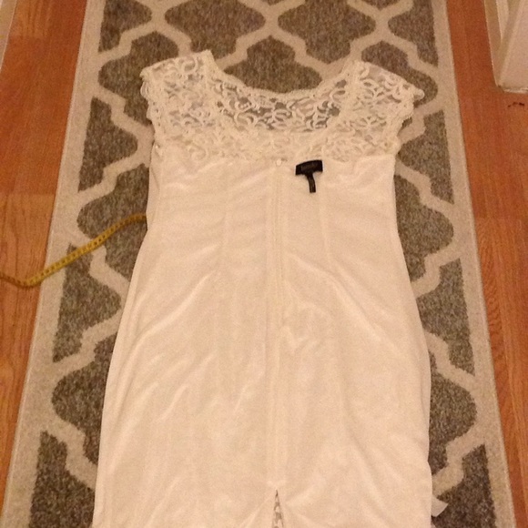 Laundry by Shelli Segal Ivory Wedding Dress - Picture 7 of 7